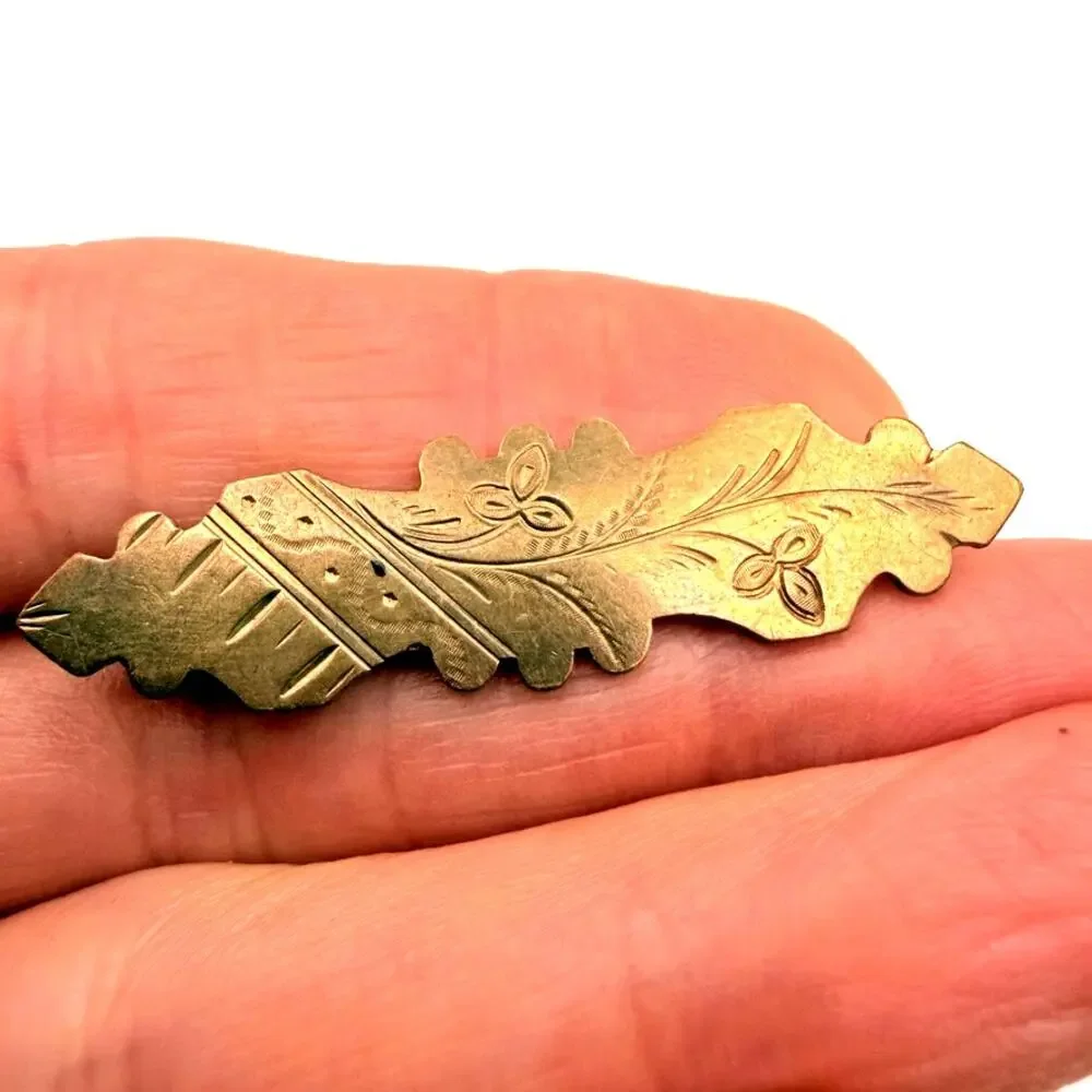Antique Victorian Rose Gold Filled Leaf Brooch Engraved Foliate Bar Pin